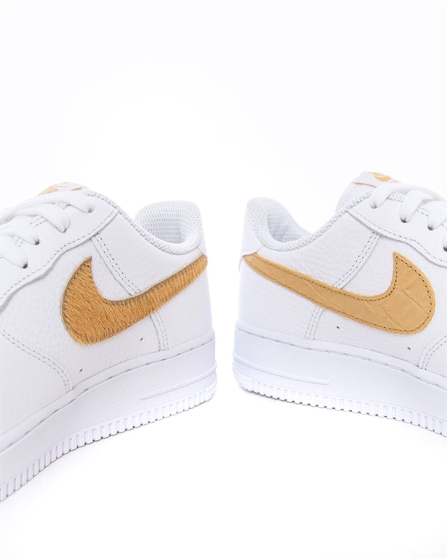 Nike air force 1 lv8 white club discount gold