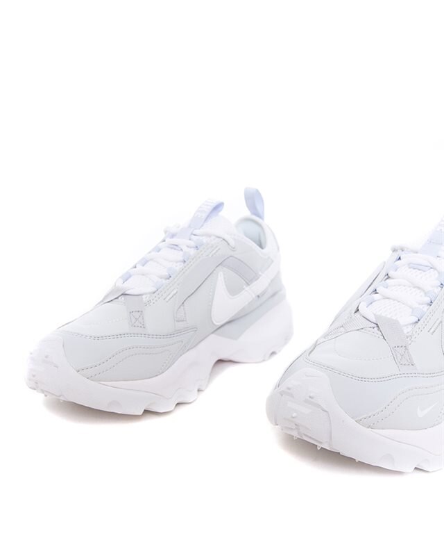 Nike Wmns TC 7900 Premium 2 | FB8941-043 | Grå | Sneakers | Skor