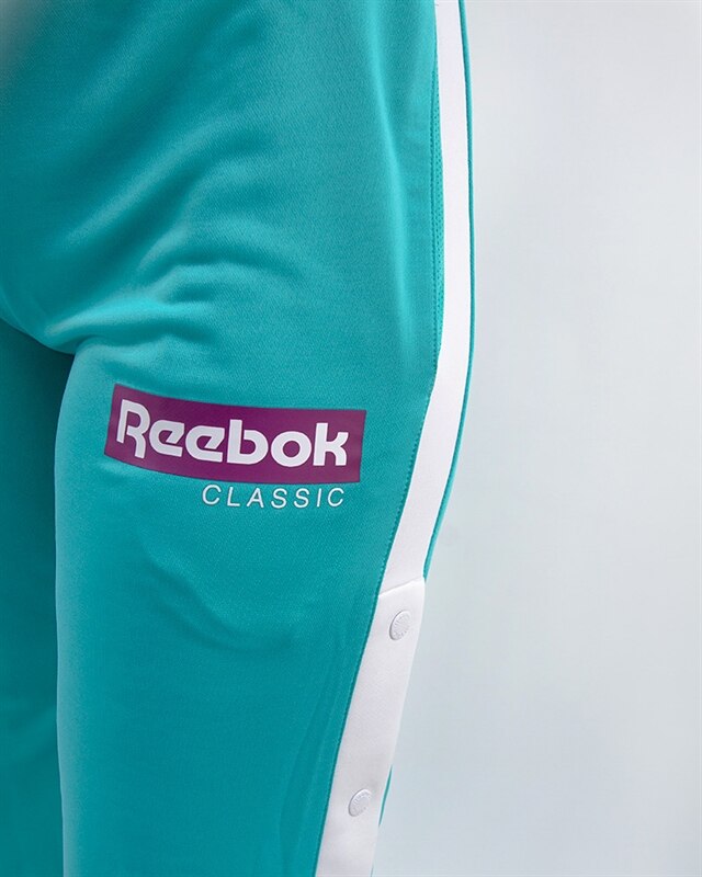 reebok classic r