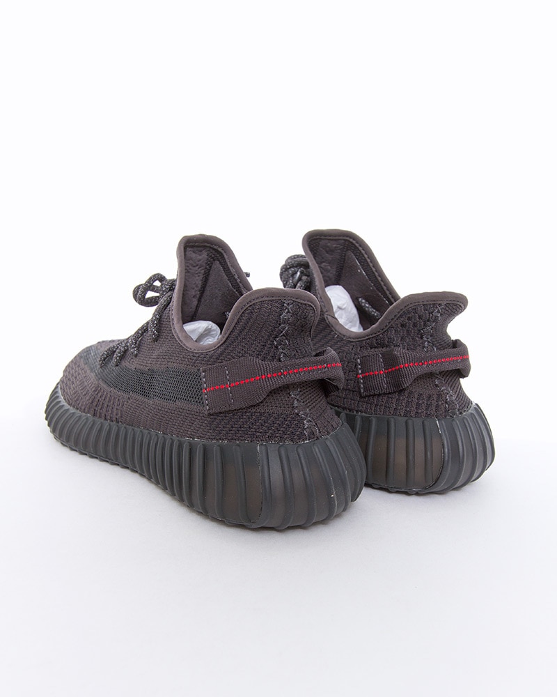 yeezy svart