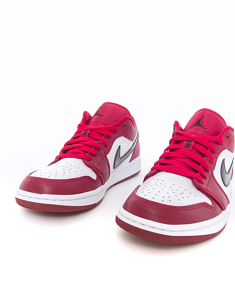 Nike Air Jordan 1 Low | 553558-604 | Röd | Sneakers | Skor | Footish