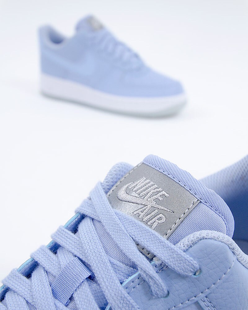 Nike Wmns Air Force 1 07 Essential | AO2132-400 | Blå | Sneakers | Skor ...