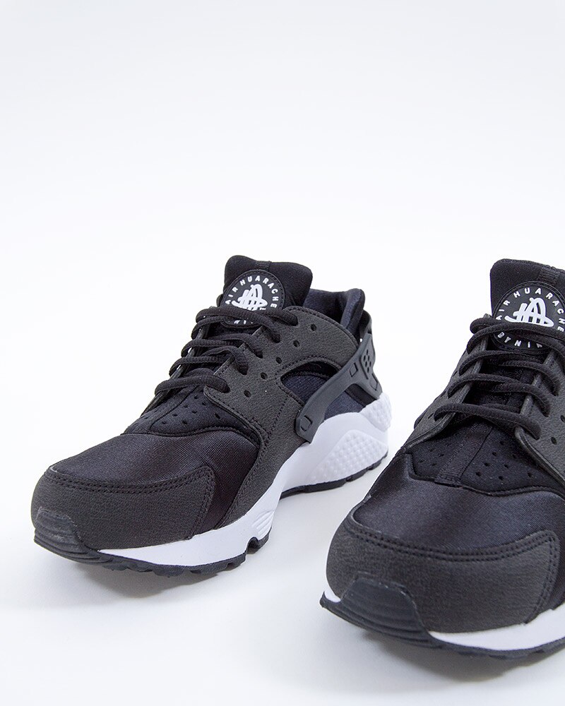 Nike Wmns Air Huarache Run | 634835-006 | Svart | Sneakers | Skor | Footish